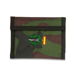 Cartera CAMO. Bordada: GOE