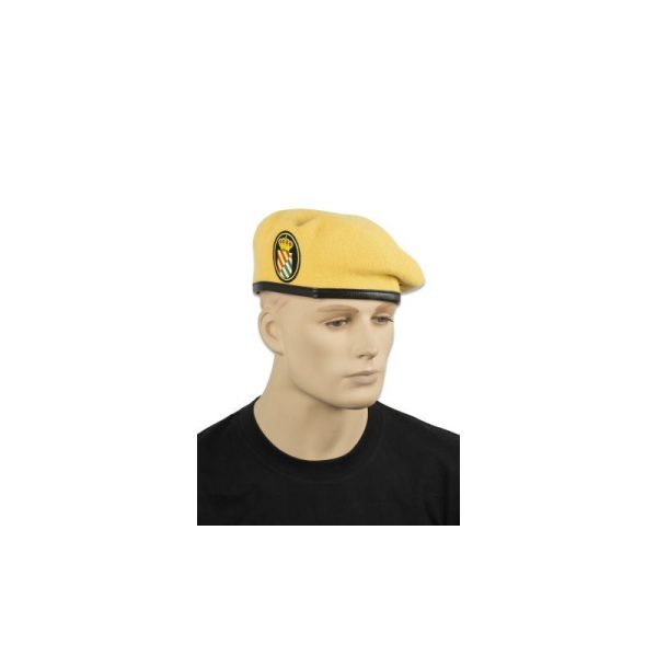 BOINA AMARILLA EMBLEMA UME. TALLA 54